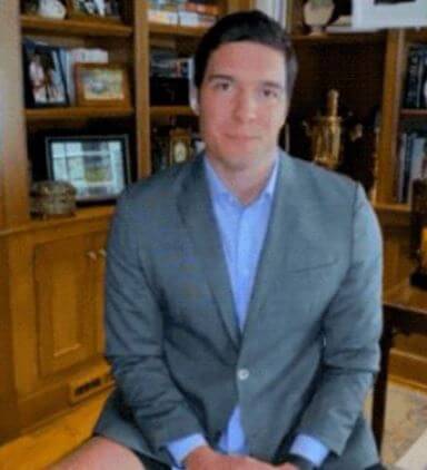 Lexi Henkel's boyfriend, William caught with no pants